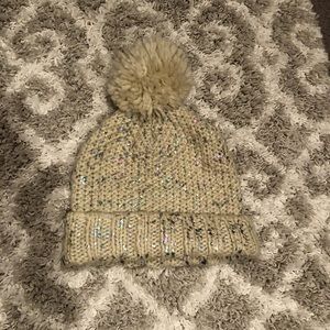 Iridescent cream Pom beanie